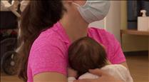 La pandèmia fa disminuir la taxa de fecunditat i els naixements, segons l'informe de projecció demogràfica 