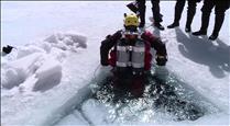 Reportatge: llacs amb sostres gelats, com hi actua el grup de rescat subaquàtic?