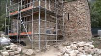 Reportatge: Pedra a pedra, així es construeix el campanar de Sant Vicenç d'Enclar