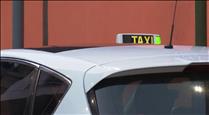Els taxistes treballen en una app per demanar el servei a través del mòbil