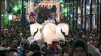 Tornen els cavalls blancs de Fiers à Cheval als carrers d'Andorra la Vella