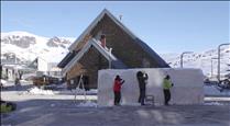 Tres artistes del país creen una gran escultura de neu a Pas de la Casa