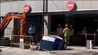 Un vehicle cau al forat de les obres de l'aparcament d'Andorra la Vella 