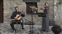 El violí i la guitarra de Des Accords omplen de música la placeta d'Engordany