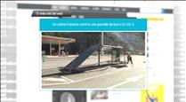 El xoc d'un vehicle contra una parada d'autobús, el més vist a Andorra Difusió