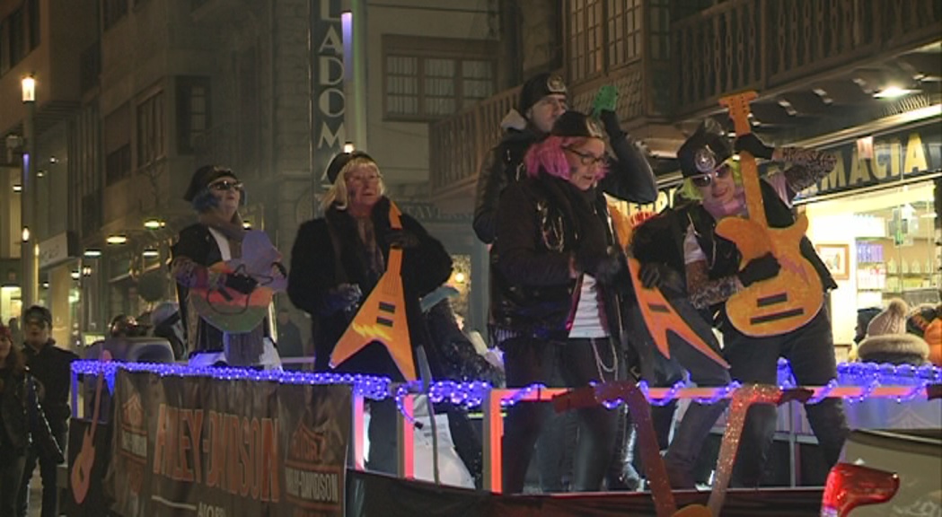 Més de 500 persones participen en la rua més multitudinària de Carnaval