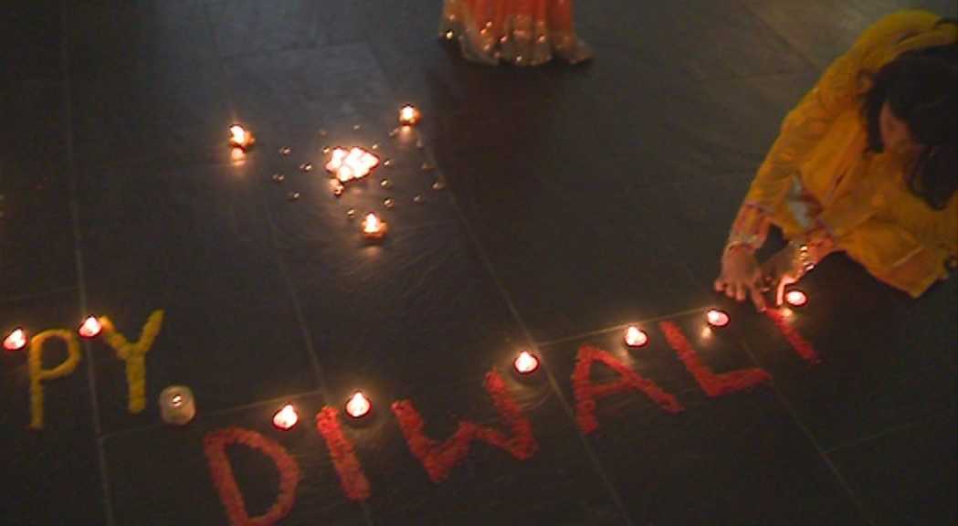 Els hindús celebren l'any nou amb la festa del Diwali