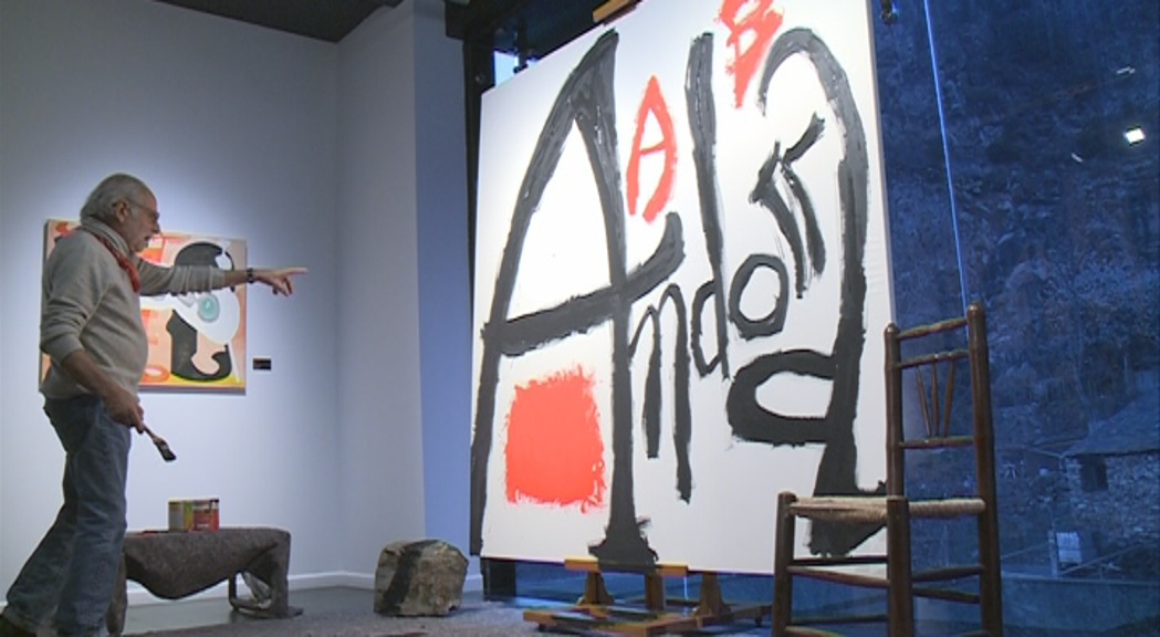 Arranz Bravo pinta una abraçada a Andorra en la inauguració a l'Art al Roc