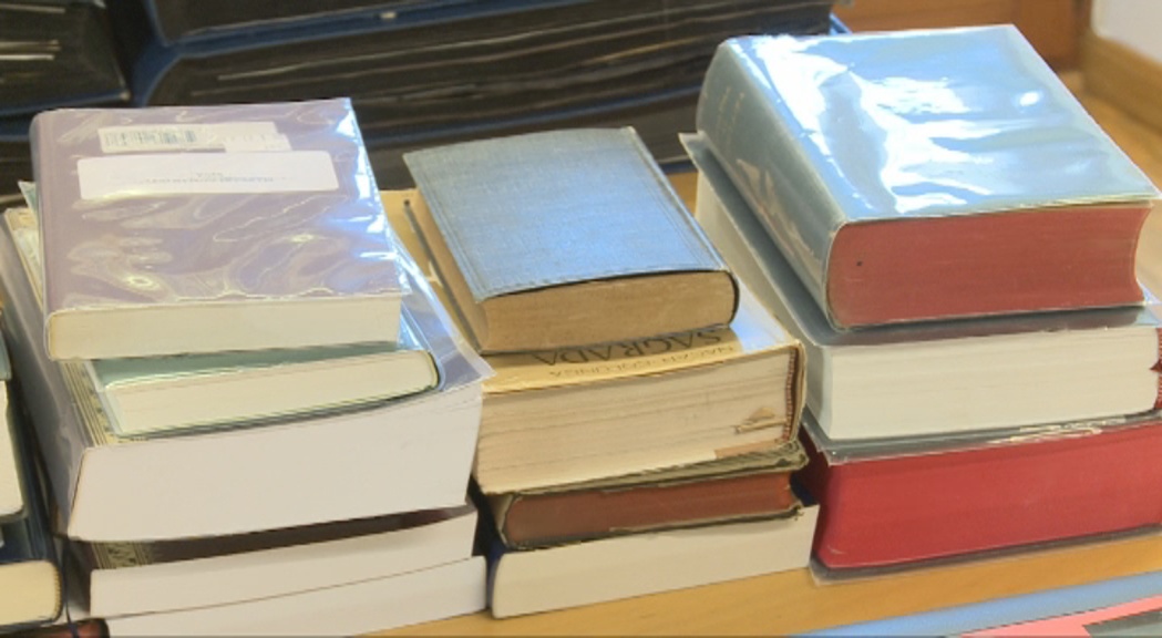 Bíblies de 124 països diferents en 1100 llengües, la col·lecció de Pere Roquet que s'exposarà a Meritxell
