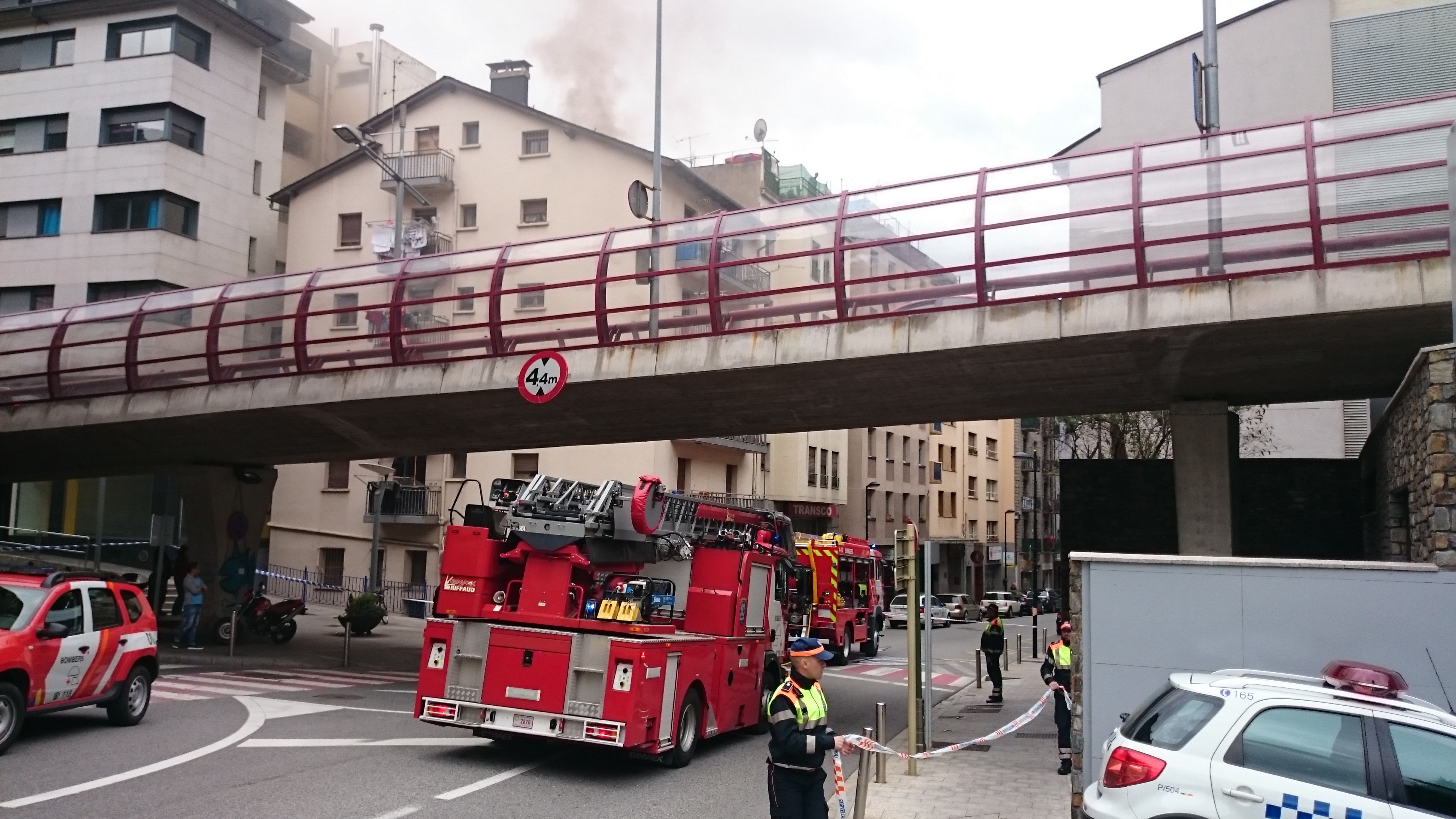 Els Bombers han d'intervenir en un incendi al carrer Doctor Mitjavila