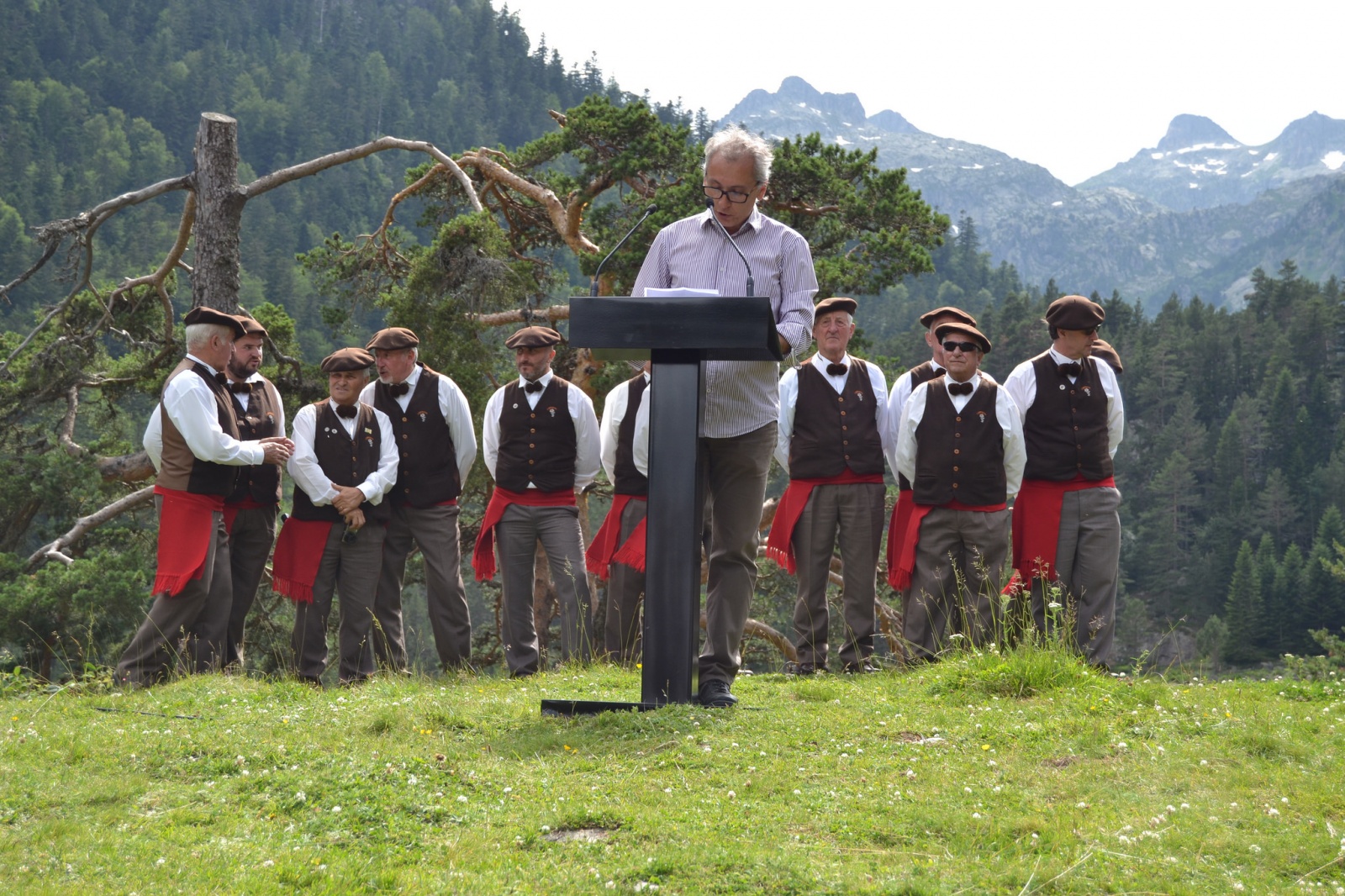 Andorra participa en la reintroducció de la cabra pirinenca