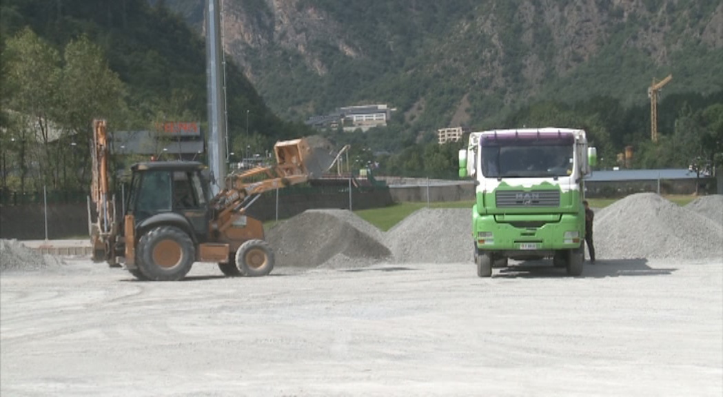La construcció dels camps de futbol a la Borda Mateu acabarà a l'octubre