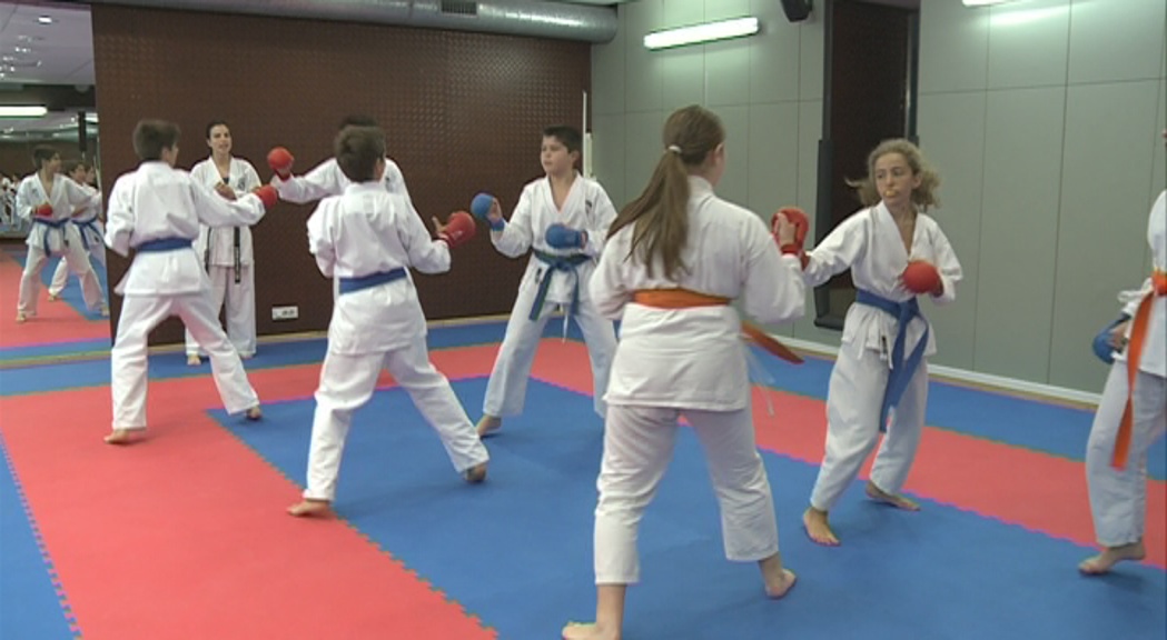 El karate també té espai entre les estades esportives