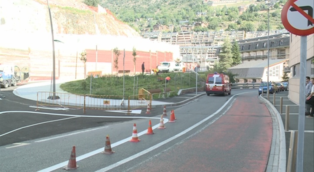 L'obertura del vial del Falgueró davant d'urgències comporta canvis en el trànsit a la zona