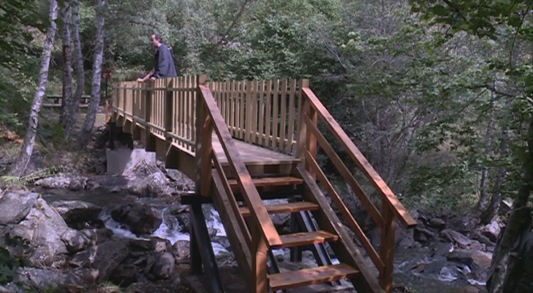 El parc natural del Comapedrosa instal·la plafons informatius i un pont per completar el circuit