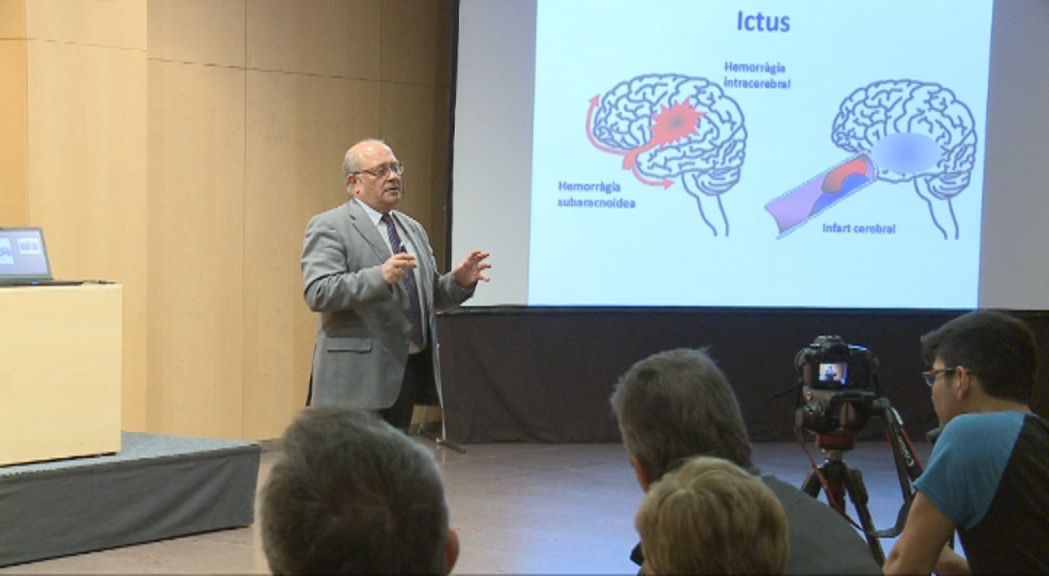 El neuròleg Antoni Dávalos exposa com detectar els símptomes d'un ictus