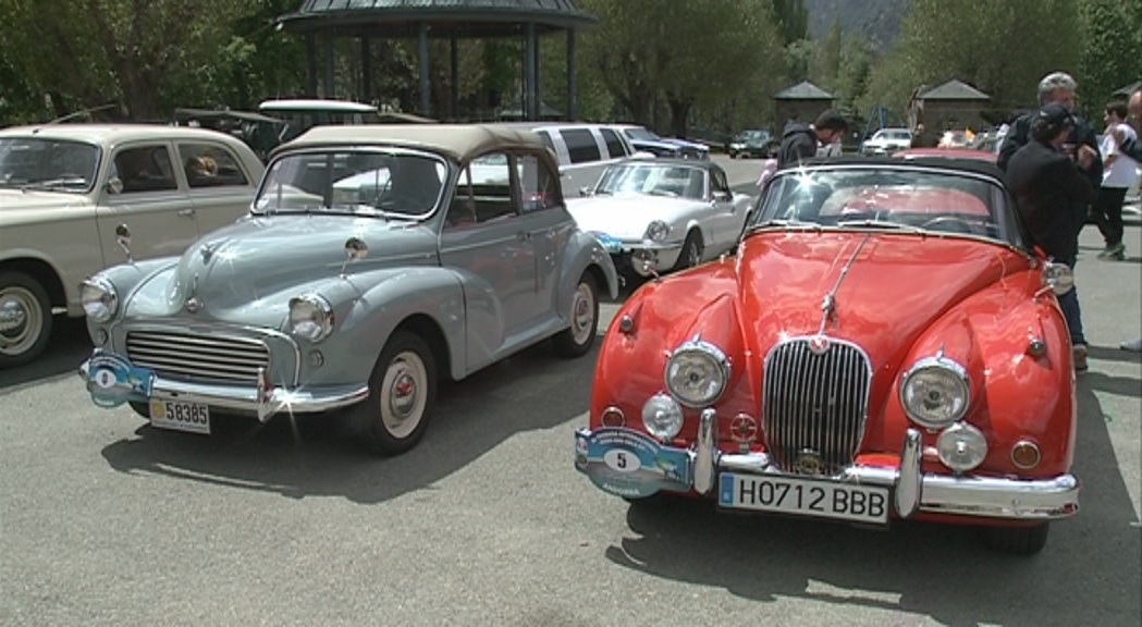 El Weekend Internacional dels 60 aplega un centenar de vehicles clàssics