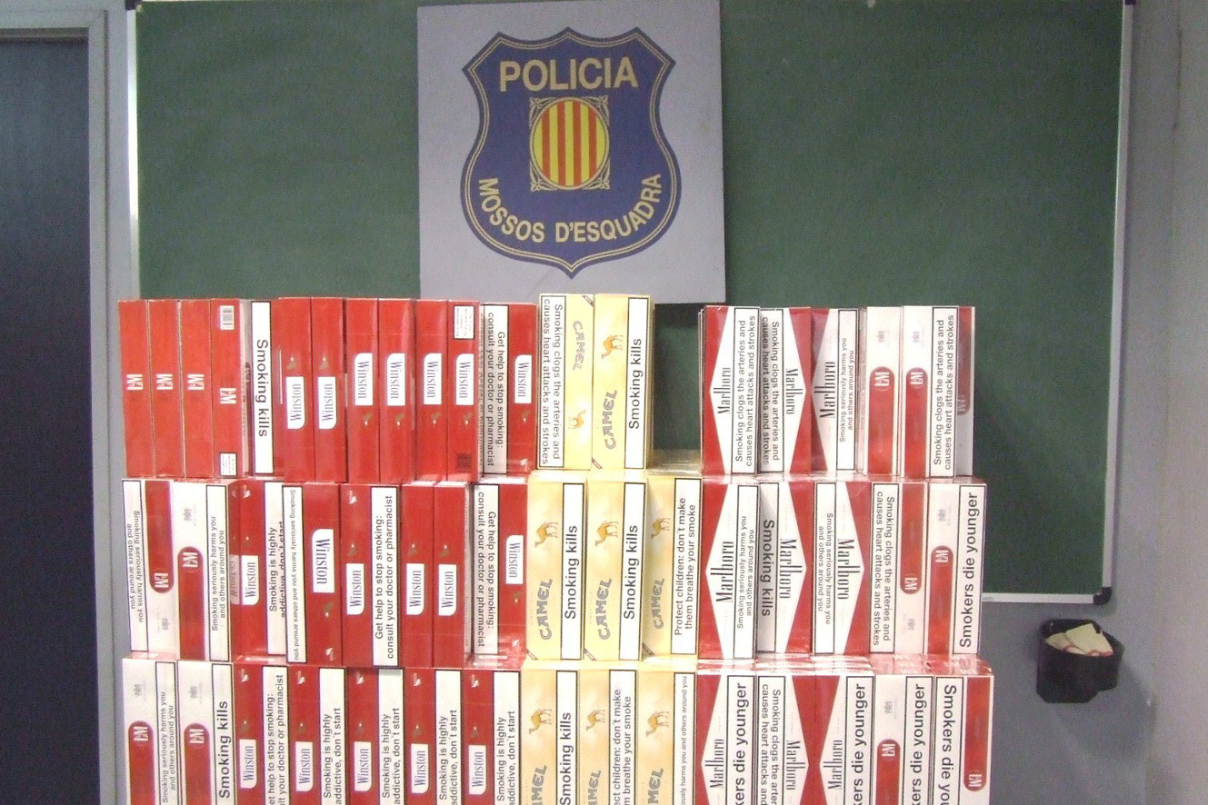 Detingut un veí de Santa Coloma per contraban de tabac valorat en 23.000 euros