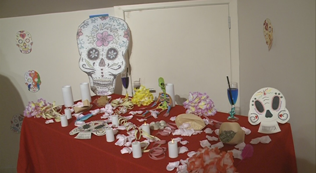La tradició mexicana del Dia dels Morts entreté els infants al Centre d'Art d'Escaldes