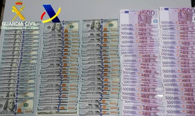 Interceptada una dona amb més de 30.000 euros i 17.000 dòlars provinents d'Andorra