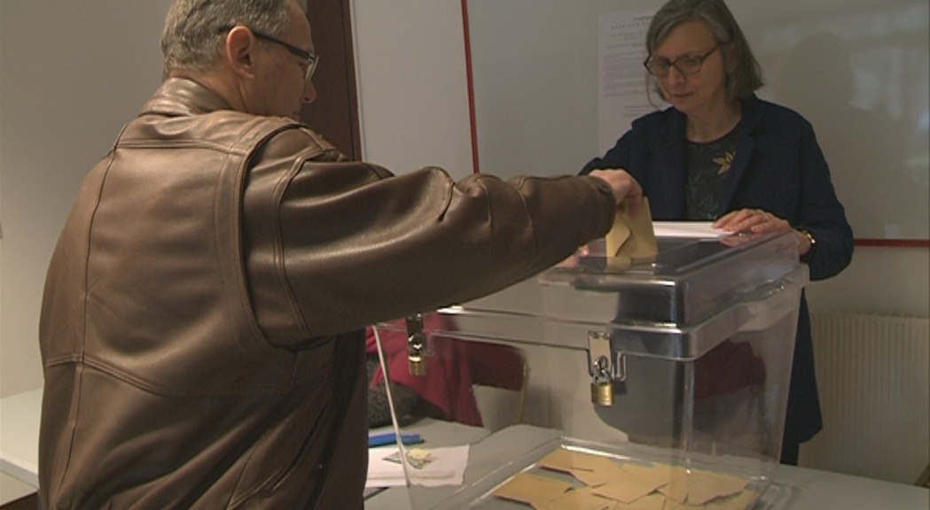 Discreta participació en la repetició de les eleccions legislatives de França
