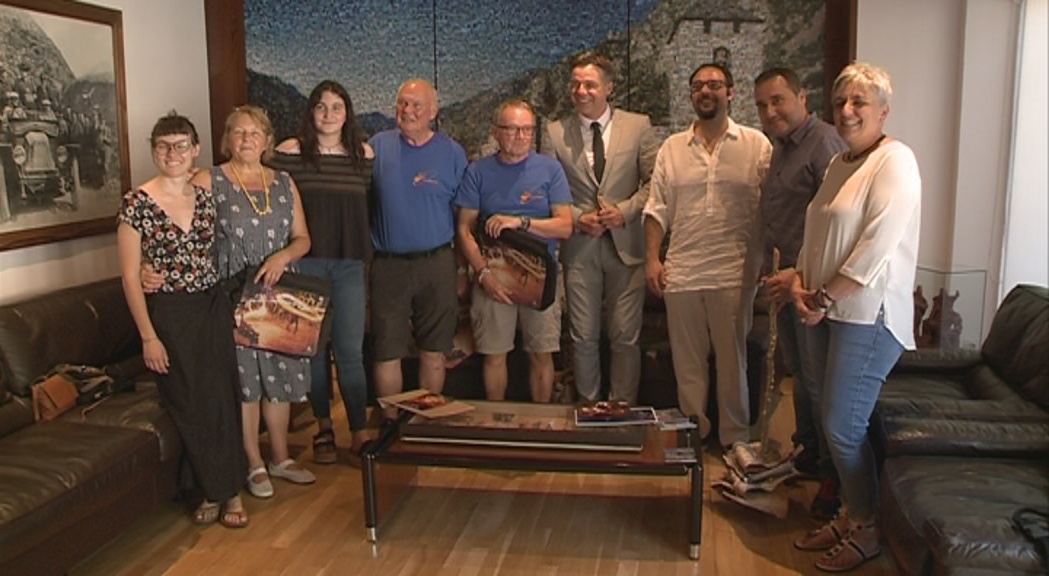 Una delegació escocesa d'Stonehaven comparteix amb els fallaires d'Andorra la Vella la tradició del foc