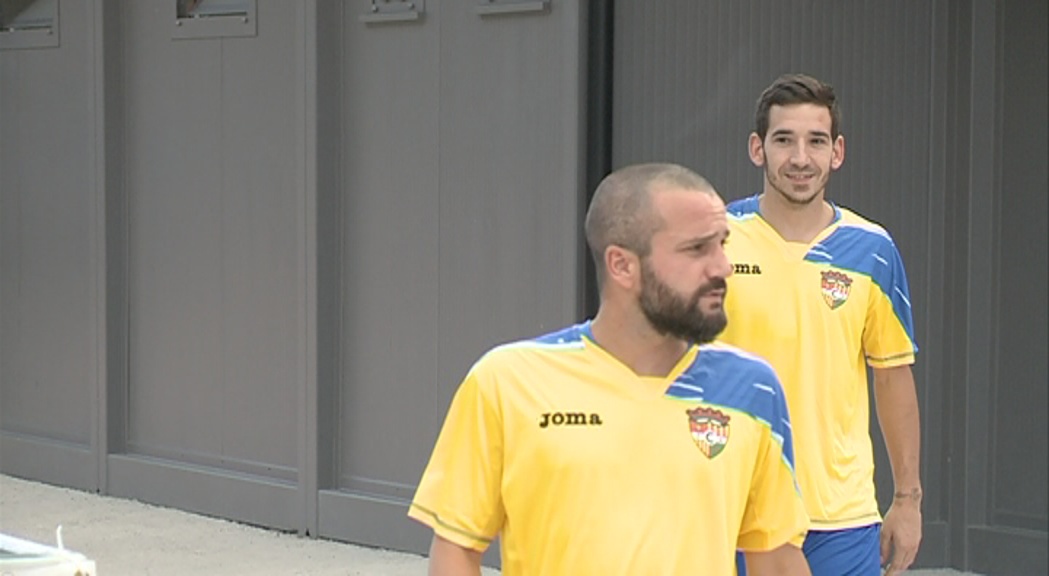 Fitxatges, il·lusió esportiva i incertesa als despatxos, el primer entrenament del FC Andorra