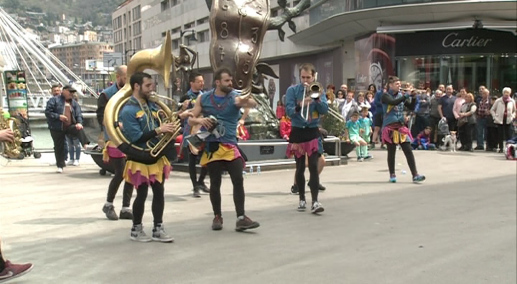 La festa del Walking Street Music anima els carrers