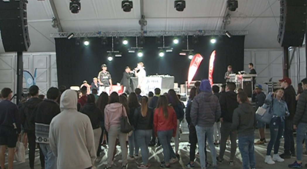 Centenars de joves gaudeixen a la Festa de la Joventut
