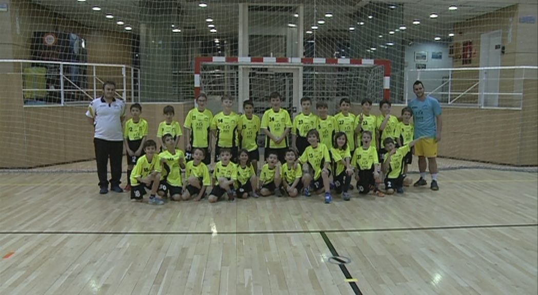 L'escola de l'Handbol Club Engolasters consolida un grup d'una trentena de nens