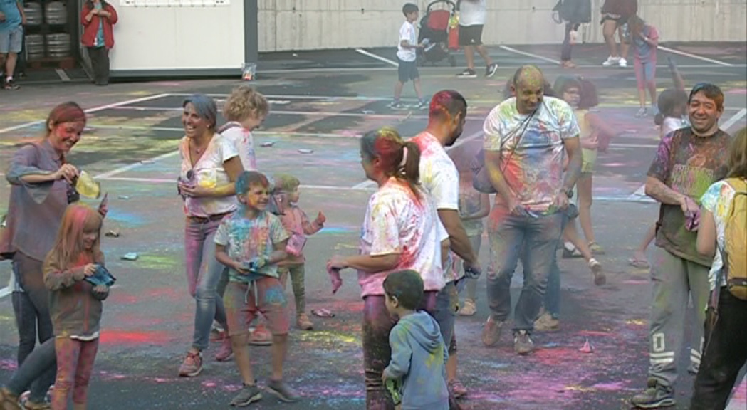 La holi party omple de colors la festa major d'Escaldes-Engordany