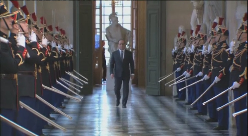 Hollande afirma que França està en guerra i allarga tres mesos l'estat d'emergència