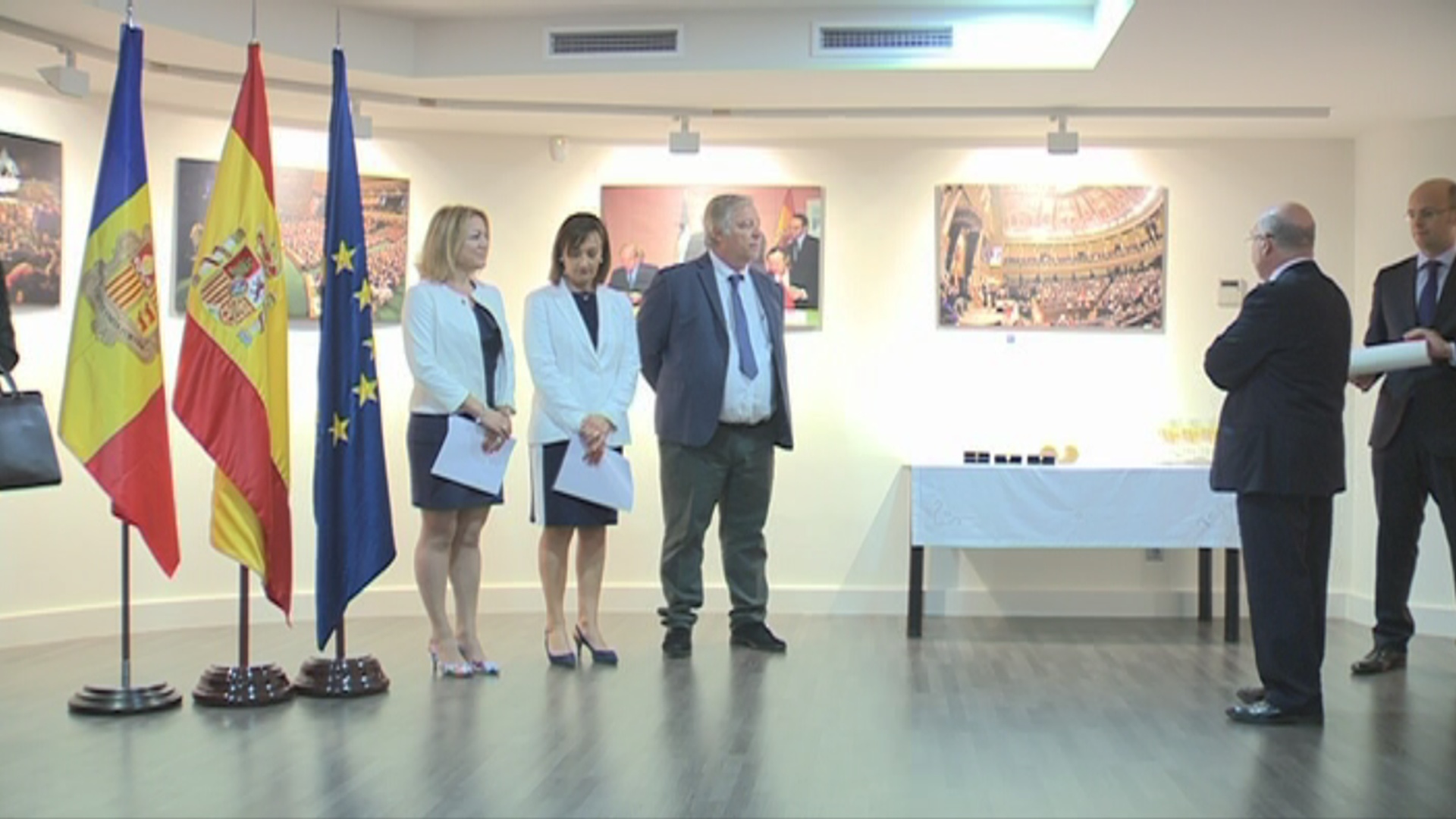 L'ambaixada d'Espanya homenatja tres professors