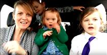 El karaoke viral de 50 mares amb fills amb síndrome de Down