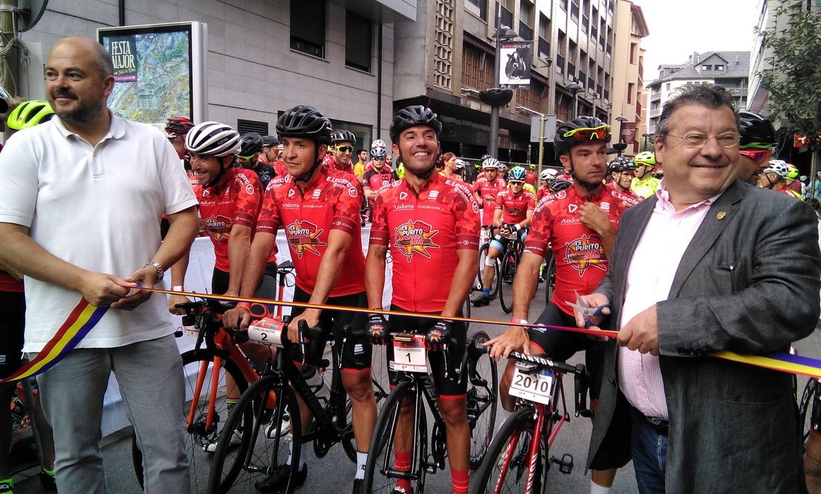 2.700 ciclistes omplen de vermell les carreteres del país amb La Purito