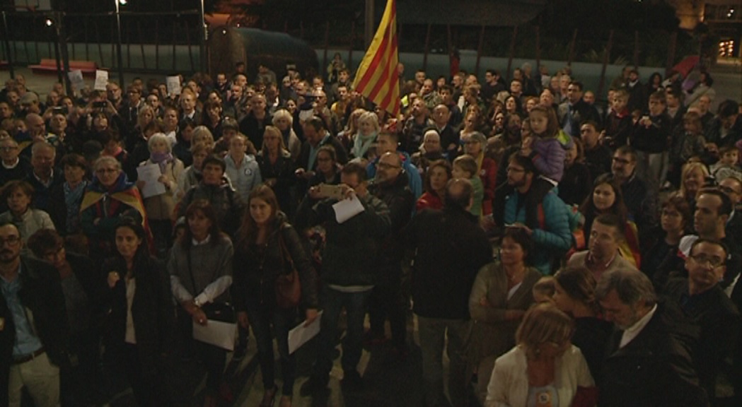 La concentració a la plaça del Poble en suport a les institucions catalanes, el més vist de la setmana