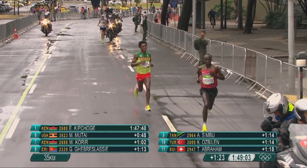 El Kenyà Eilud Kipchoge, or en la marató olímpica