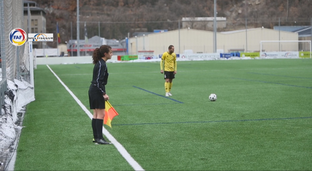 Marta Sanjuan, primera dona àrbitre a la primera divisió del futbol nacional