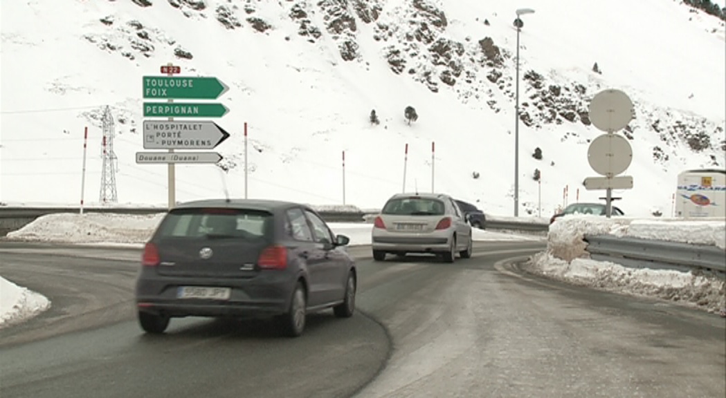 6.000 vehicles menys entren des de França pels tancaments a causa de la neu
