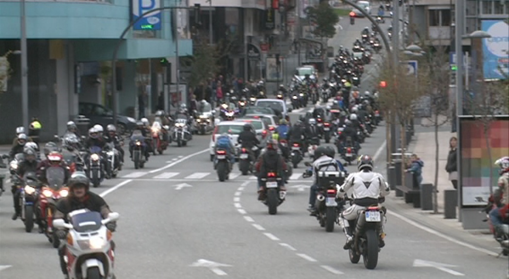 Prop de 300 motos participen en la concentració del Moto Club Andorra