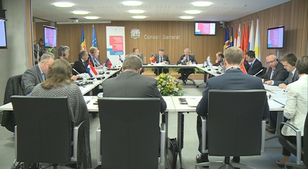Presidents de parlaments de petits estats tracten els criteris per sortir de la crisi al Consell General