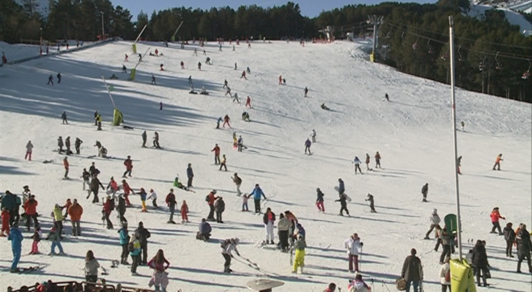 Les estacions d'esquí obren més pistes per la Puríssima