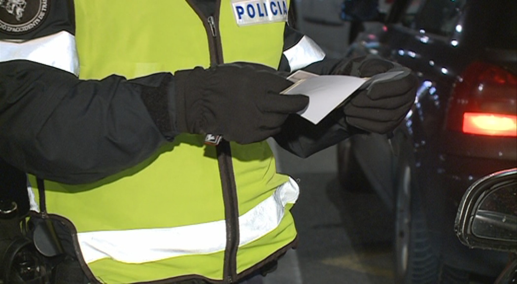 Detingut per donar positiu després d'un accident a la carretera d'Aixirivall