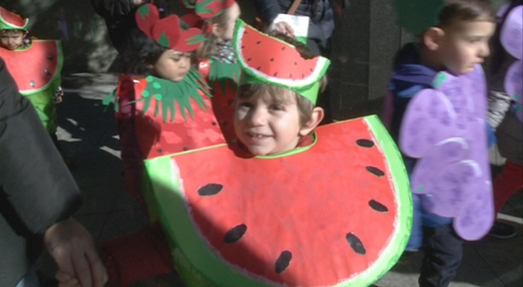 La rua de carnaval d'Escaldes promou una alimentació saludable