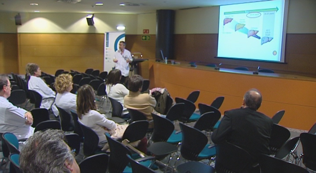 El doctor Marc Pascual exposa els nous tractaments d’hepatitis C