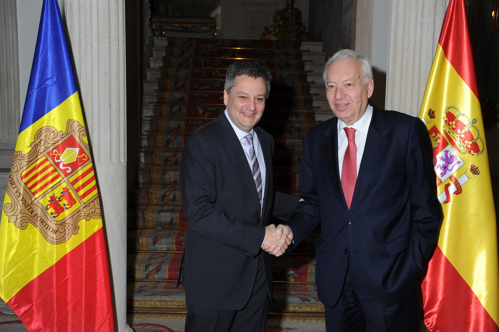 Saboya tracta l'obertura econòmica amb Margallo
