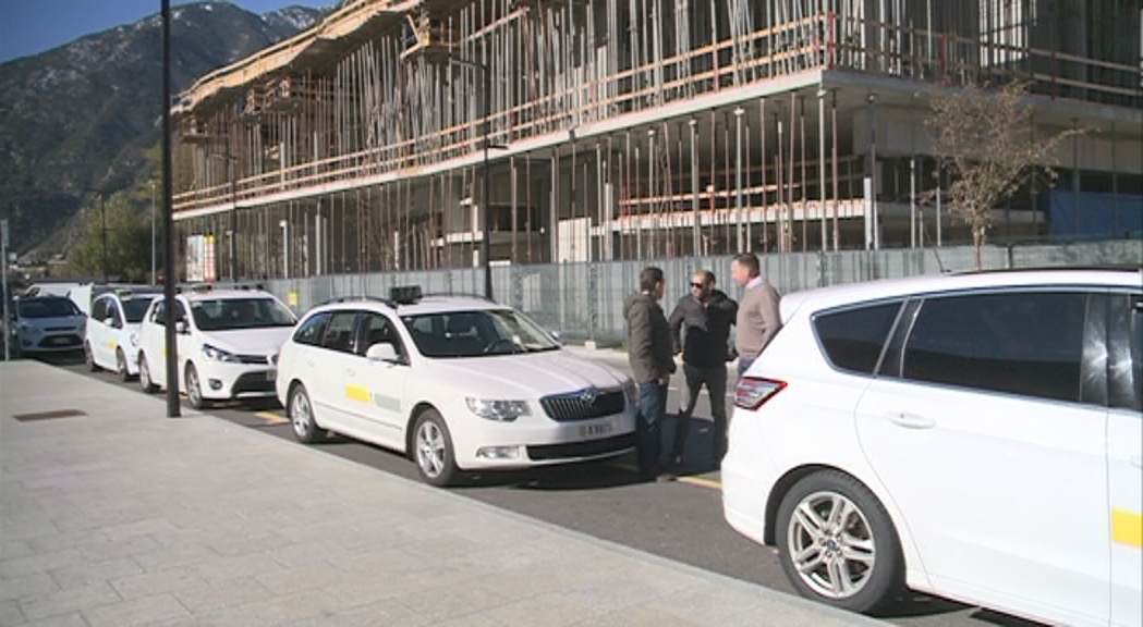 Els taxistes demanen un augment de les tarifes per al 2018