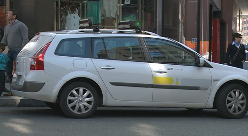 Els taxistes critiquen el projecte de llei de transport perquè no soluciona l’intrusisme al país