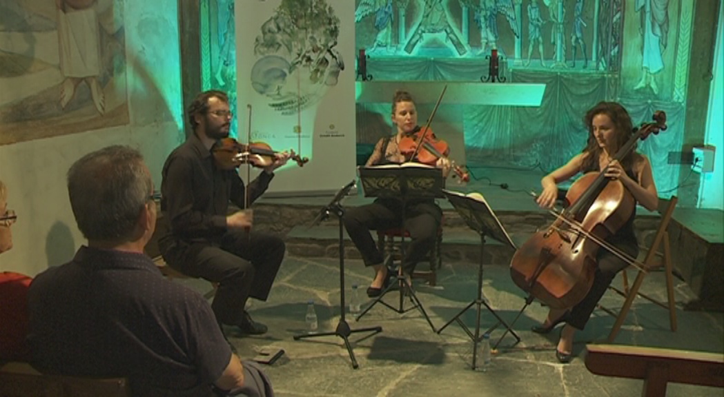 El Trio Goldberg omple l'església de Sant Andreu de noves textures sonores