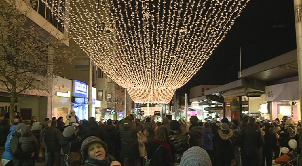 Escaldes-Engordany inaugura el Nadal amb un túnel de llum
